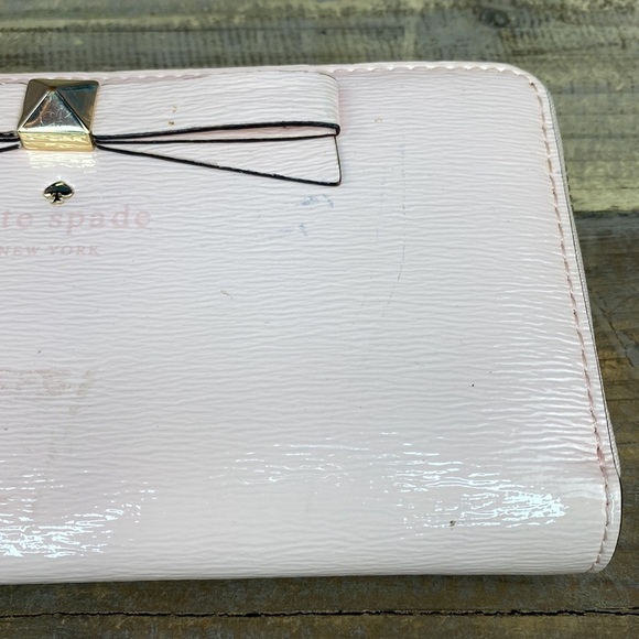 Kate Spade Patent Leather Pink Wallet With Bow - Picture 3 of 14